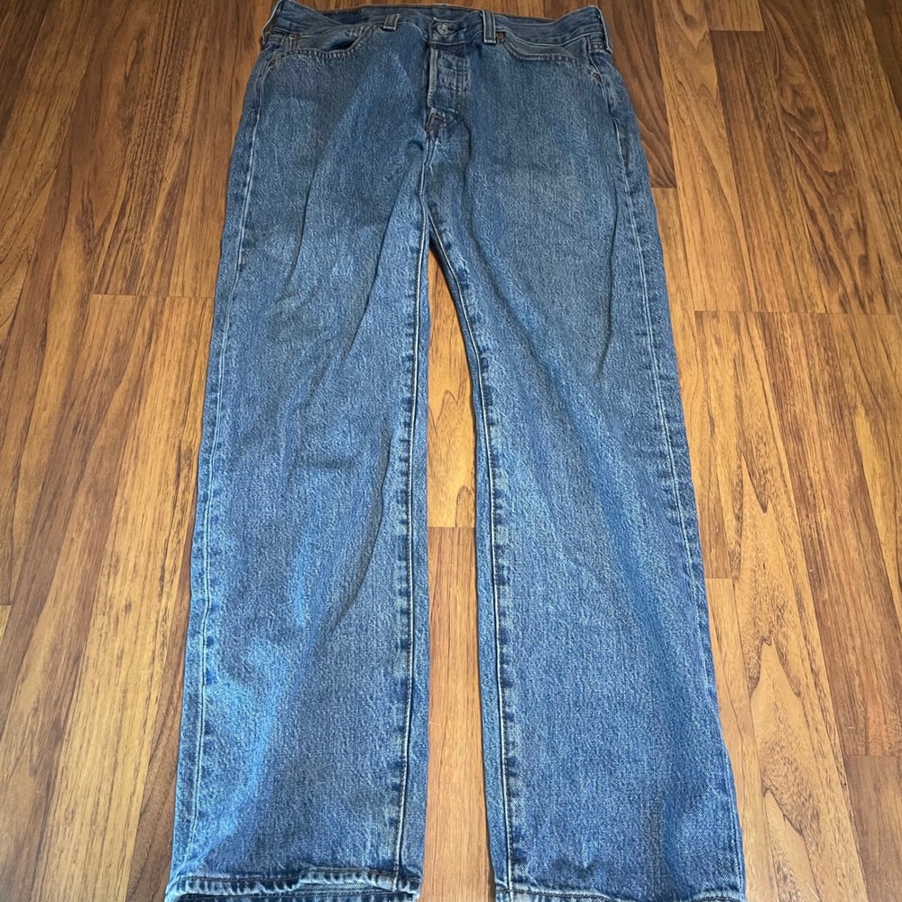 Levis 501 Original Fit Jeans Mens 32x30 Straight Leg Blue Denim Button Fly